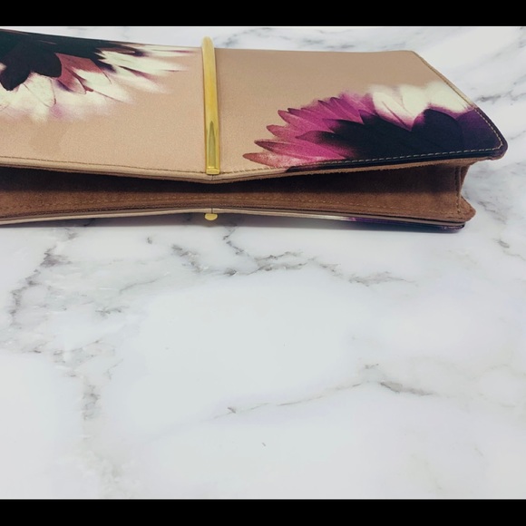 Nina Ricci Floral Arc Clutch - Picture 5 of 16